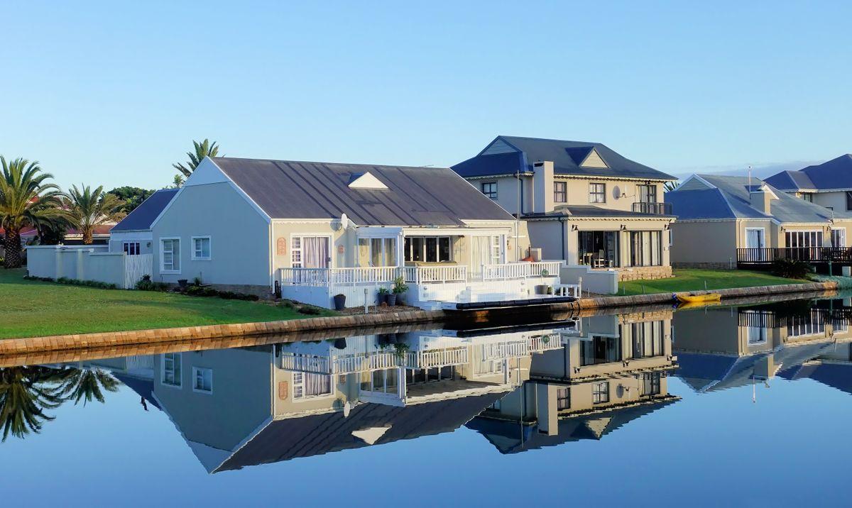 2-bedroom villa in Bursa, Turkey — 399 sqm, demo listing photo 1