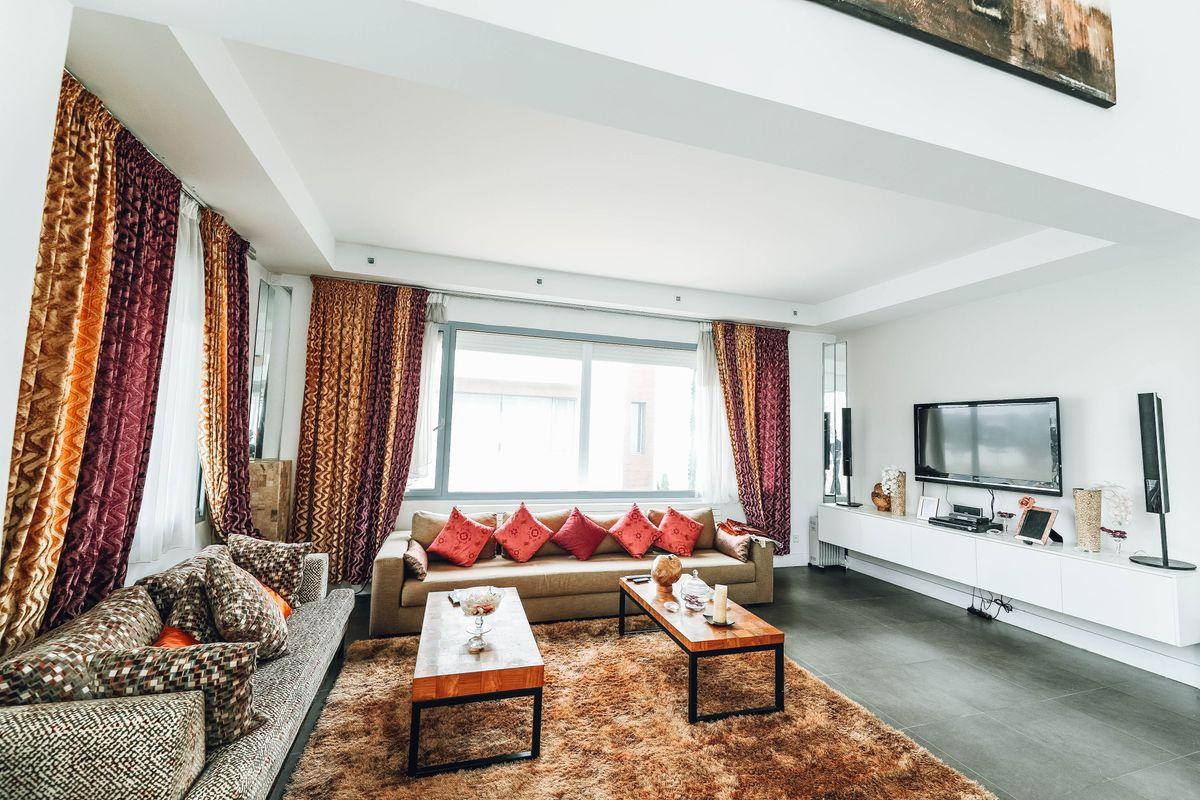 6-bedroom condo in Izmir, Turkey — 68 sqm, demo listing photo 1