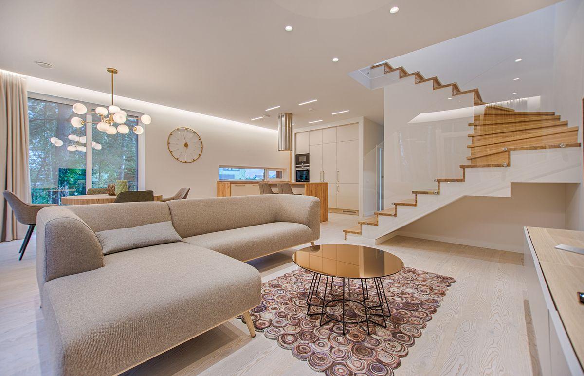 3-bedroom apartment in Dubai, UAE — 389 sqm, demo listing photo 2